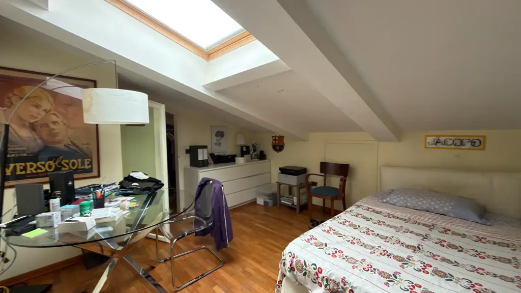 Camere da letto - Appartamento con terrazza e mansarda a Firenze