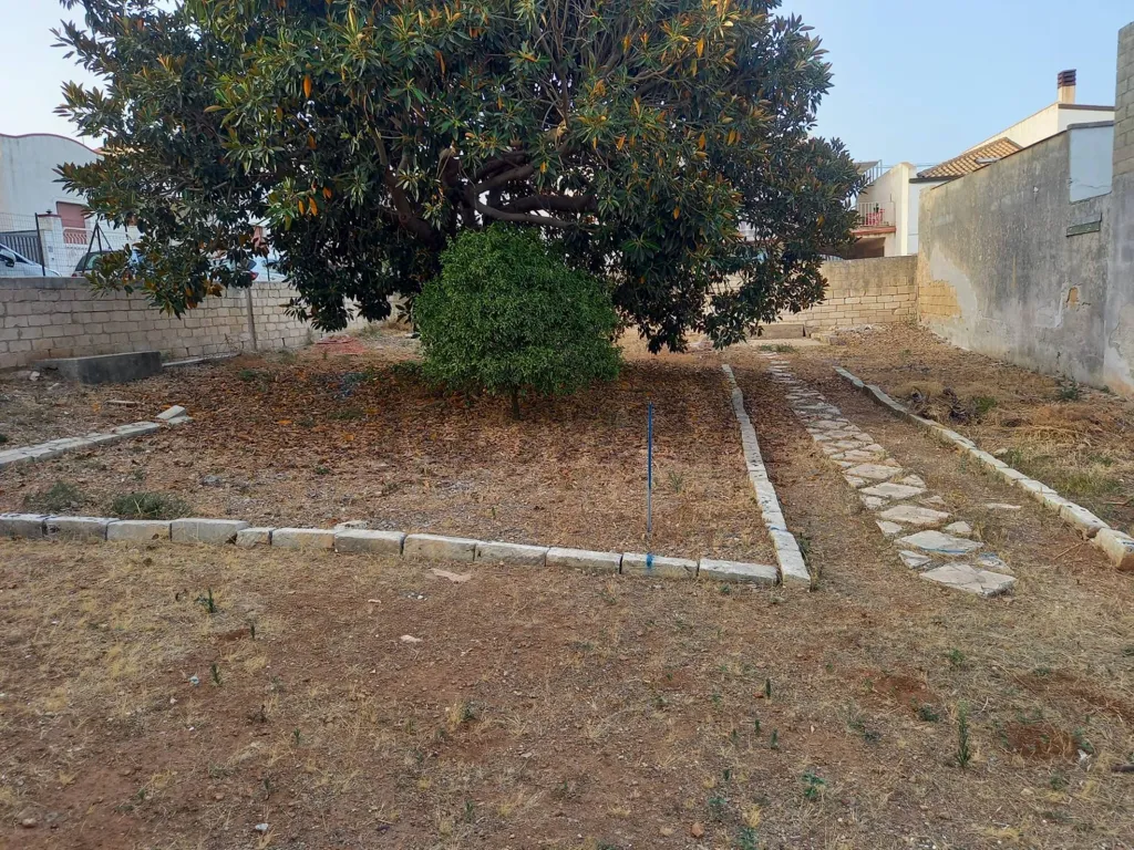 Aed - Buildable Land near Beach in Noto