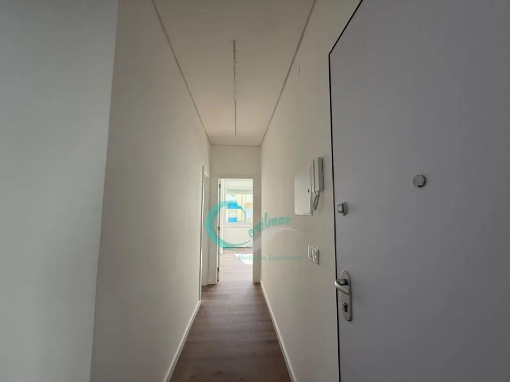 Esik - Luxury Apartment with Terrace in Almada