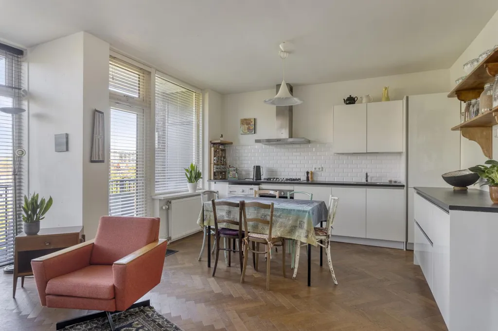 Salle à manger - Galerij Flat with Balcony in Rubroek, Rotterdam