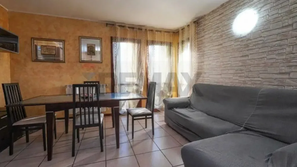 Séjour - Apartment with Balcony in Terno D'Isola