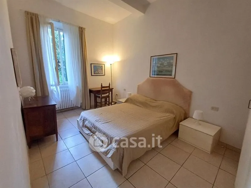Chambres - Armed Trilocale with Balcony in Florence