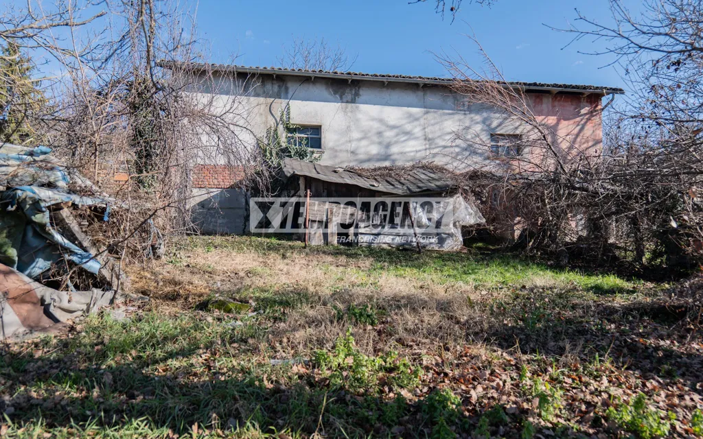 Välivaade - Multi-Level Warehouse with Land in Riccò