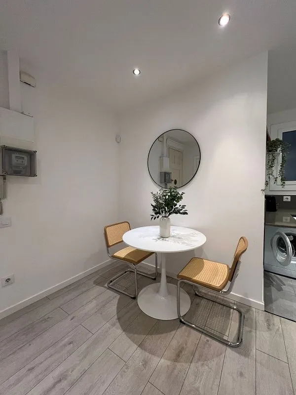 Dining Room - Modern Flat with Air Conditioning in Eixample