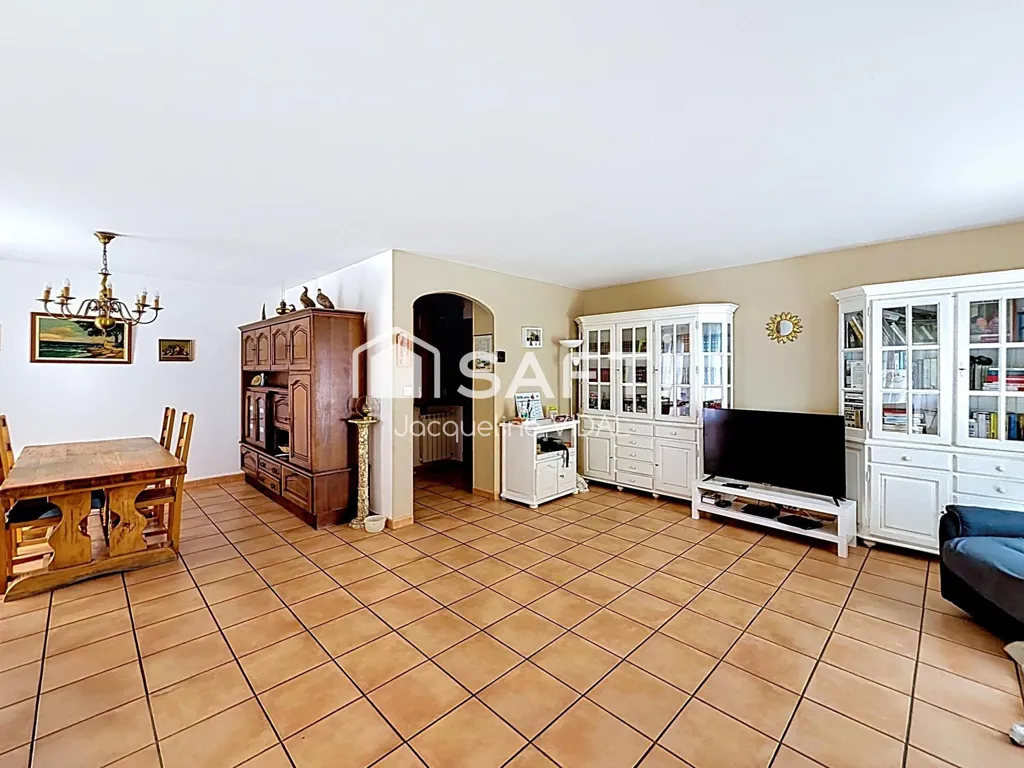 Séjour - Maison avec Piscine et Garage à Marseille-11e