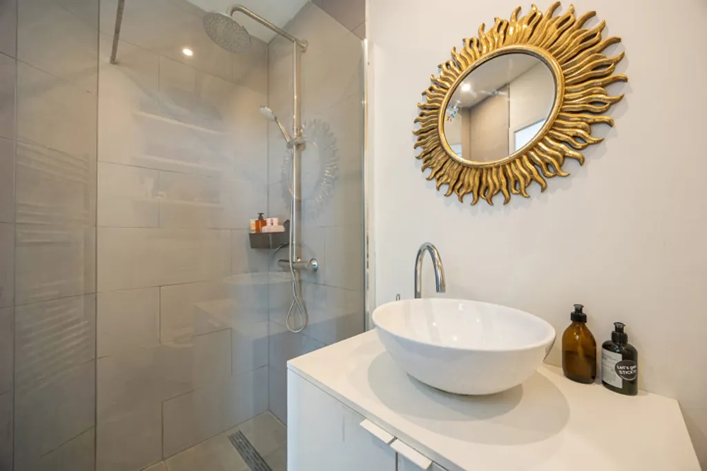 Salles de bain - Appartement avec Vue sur le Damplein à Anvers