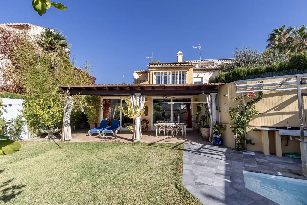Piscine - Luxury House with Pool in Granada