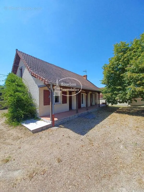 Extérieur - Longère avec Jardin à Diou