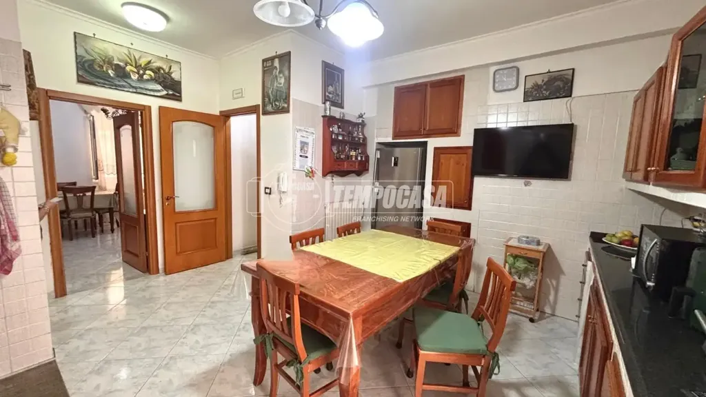 Salle à manger - Apartment with Triple Exposure in Naples