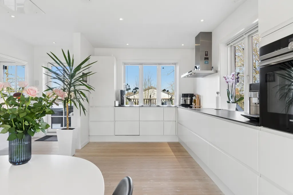 Kitchen - Charming Brick Villa with Terrace in Birkerød