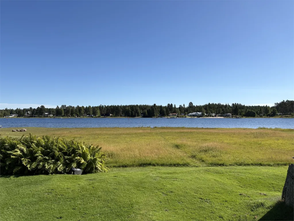 Jardin - Cottage by the Water in Pitsund