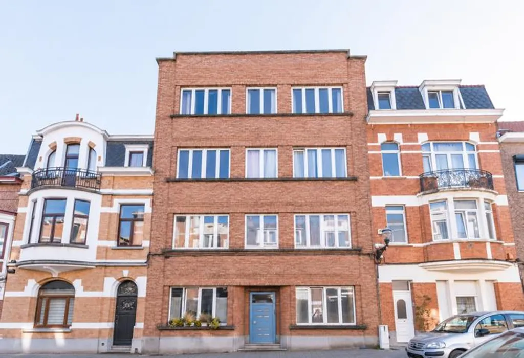 Extérieur - Appartement Charmant avec Terrasse à Jette