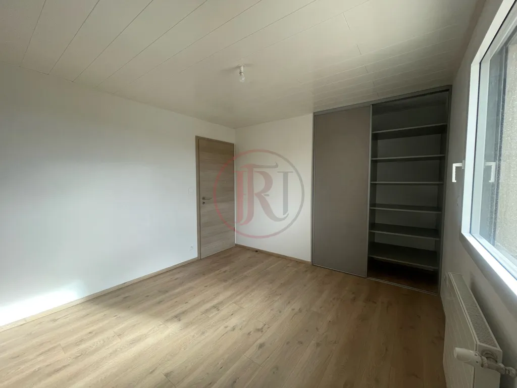 Toad - Contemporary Duplex with Terrace in Montfaucon