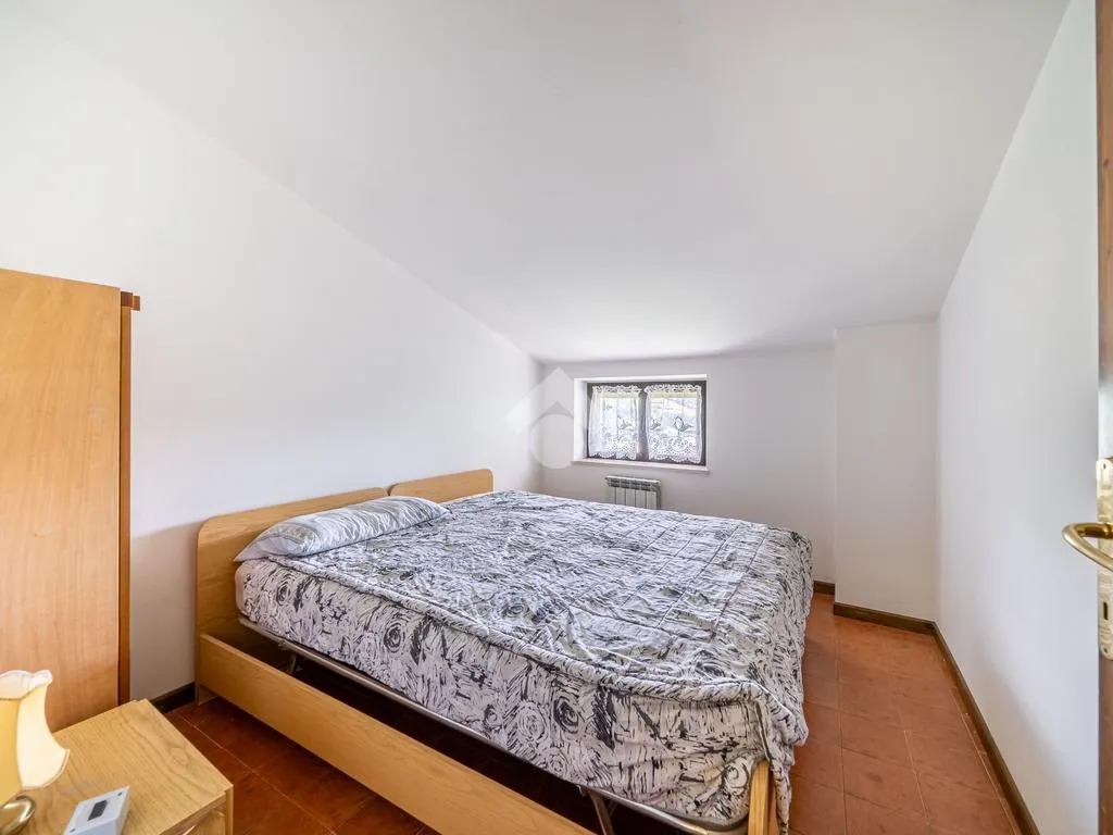 Magamistoad - Trifamiliare with Garden in Erbezzo