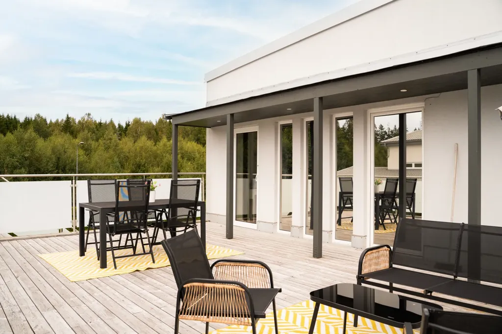Terrass - Contemporary Villa with Rooftop Terrace in Bråstorp