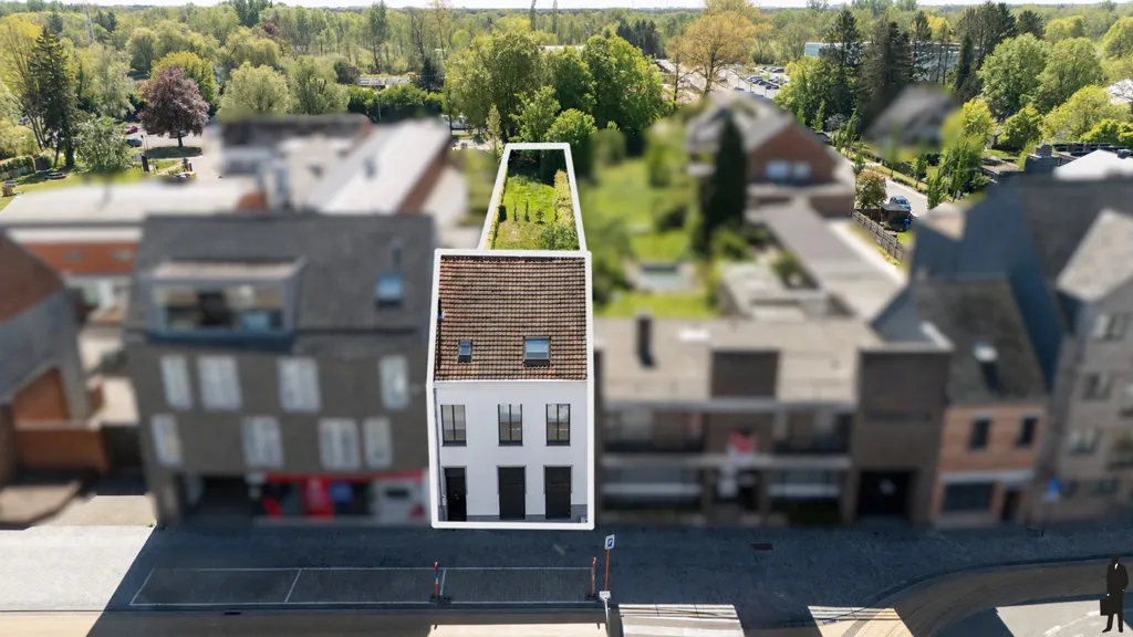 Õhuvaade - Renovated House with Deep Garden in Mol