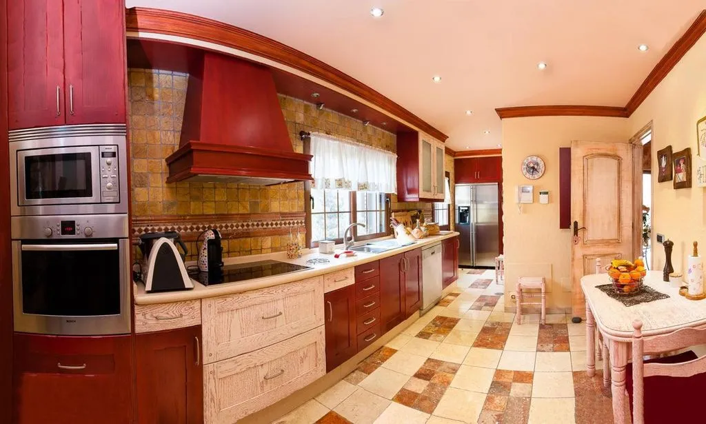 Cuisine - Luxury Villa with Sea View in Costa Adeje