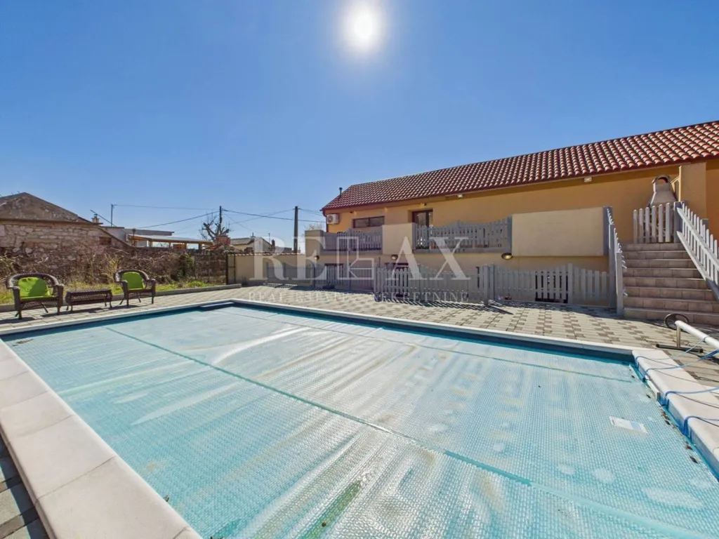 Bassein - Traditional House with Pool in Bribir