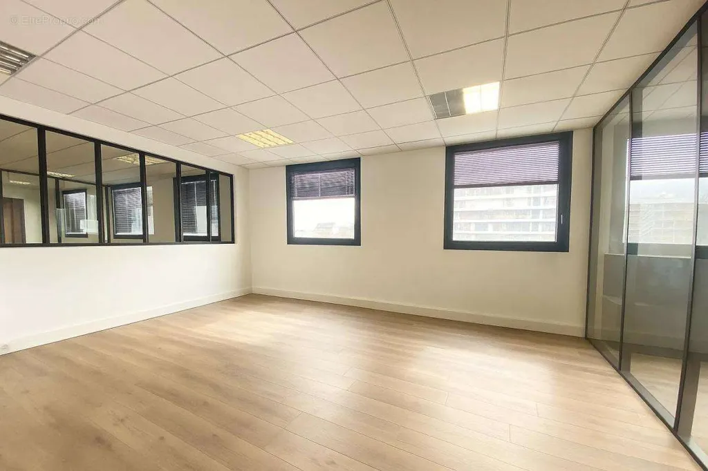 Office - Office Space with Double Exposure in Boulogne-Billancourt