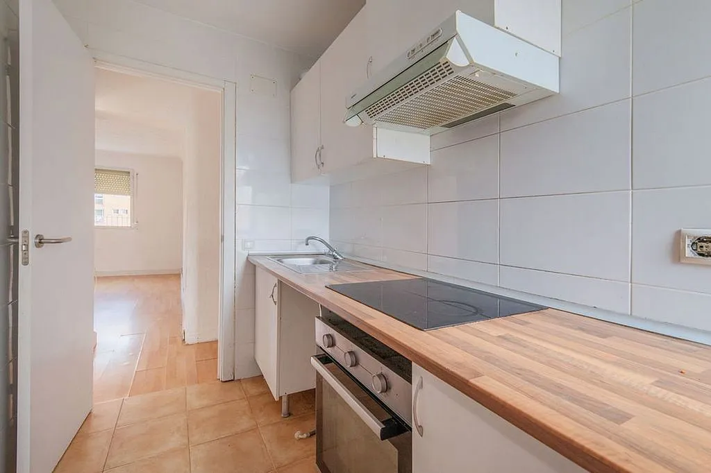 Cuisine - Apartment with Metro Access in Madrid