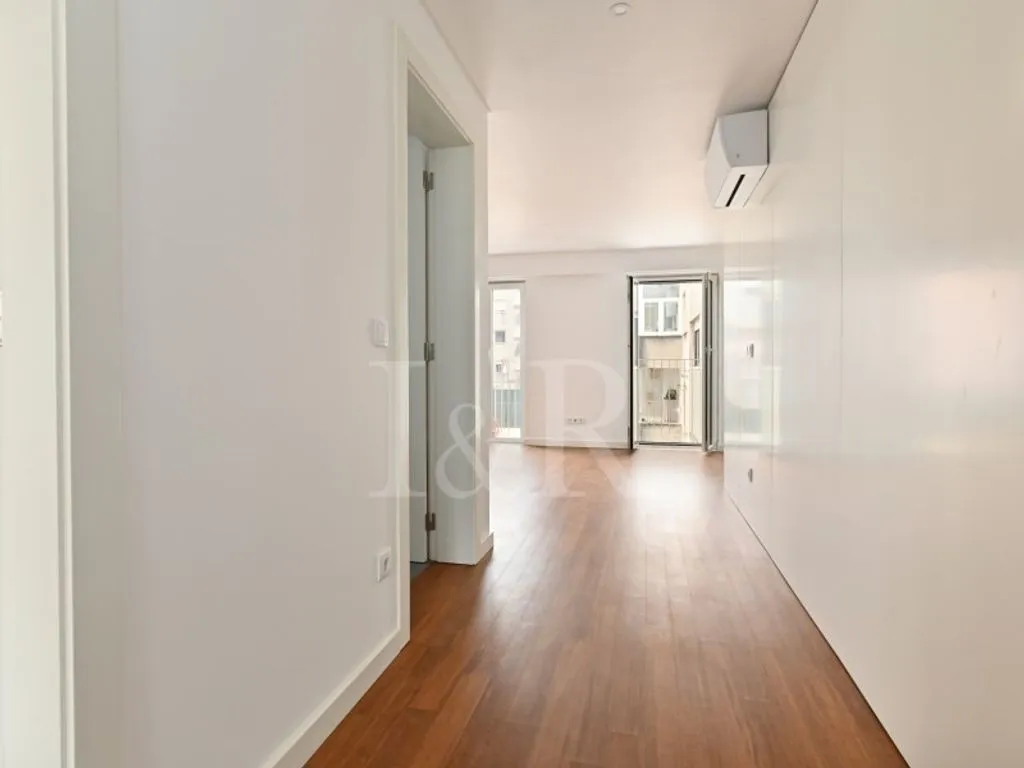 Entrée - Luxury Apartment with Balcony in Lisbon