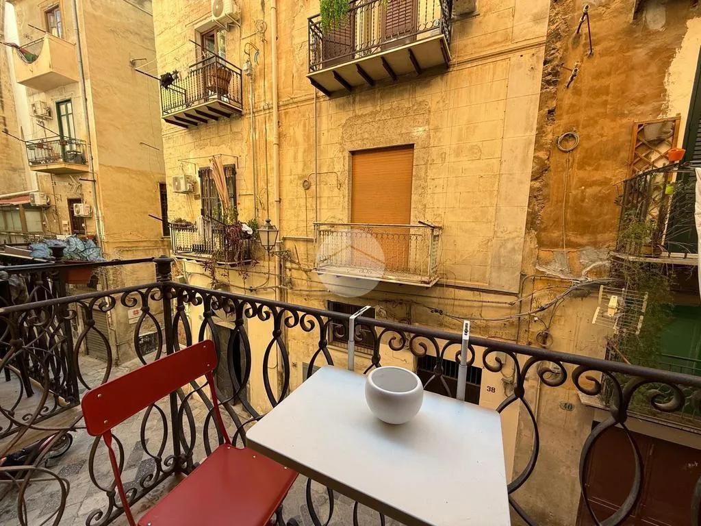 Balcone - Triplex with Balcony in Palermo Centre