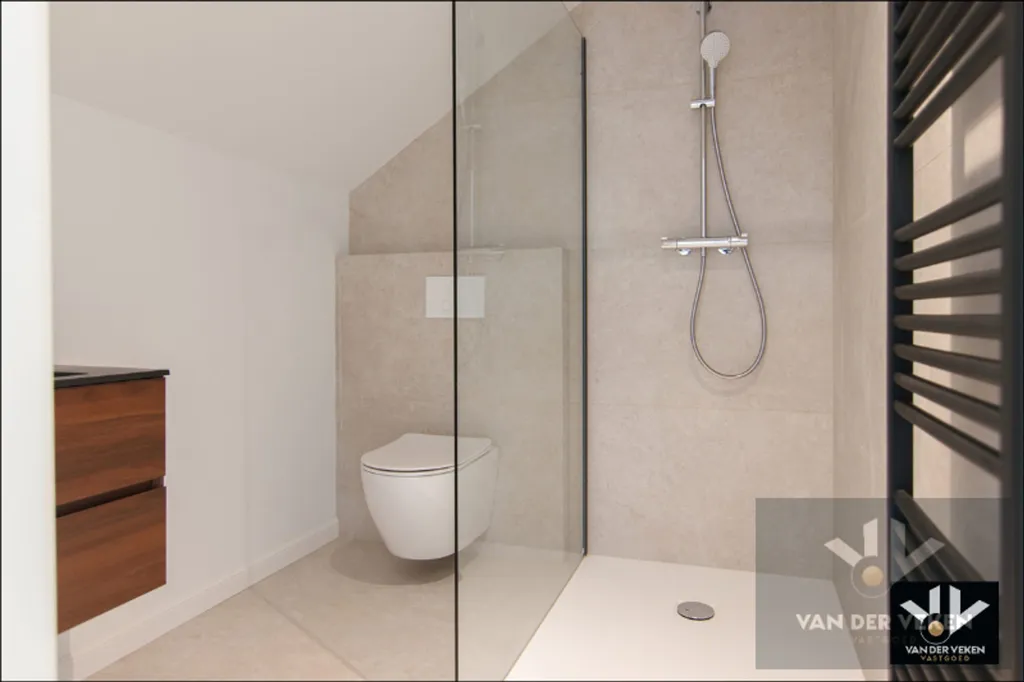 Salles de bain - Résidence Rénovée avec Terrasse à Hasselt