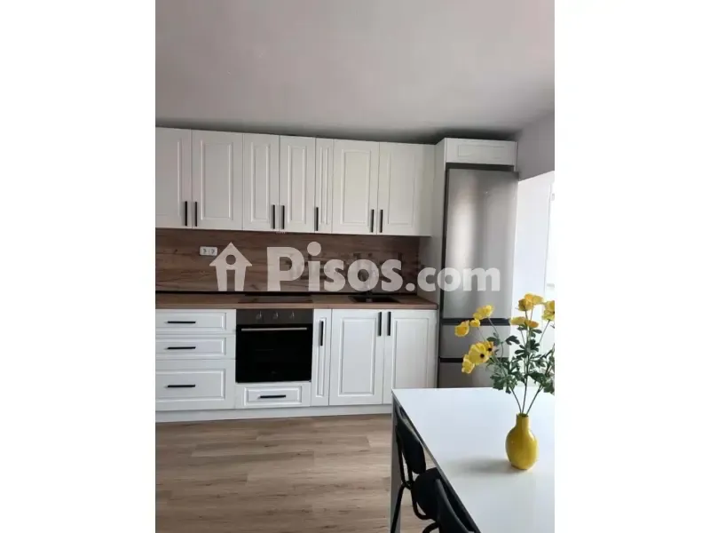 Cuisine - Modernised Flat with Balcony in Almería