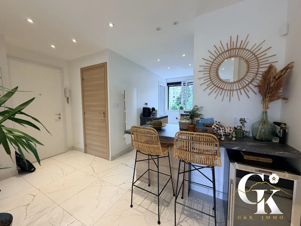 Cucina - Renovated Flat with Mountain View in Grenoble