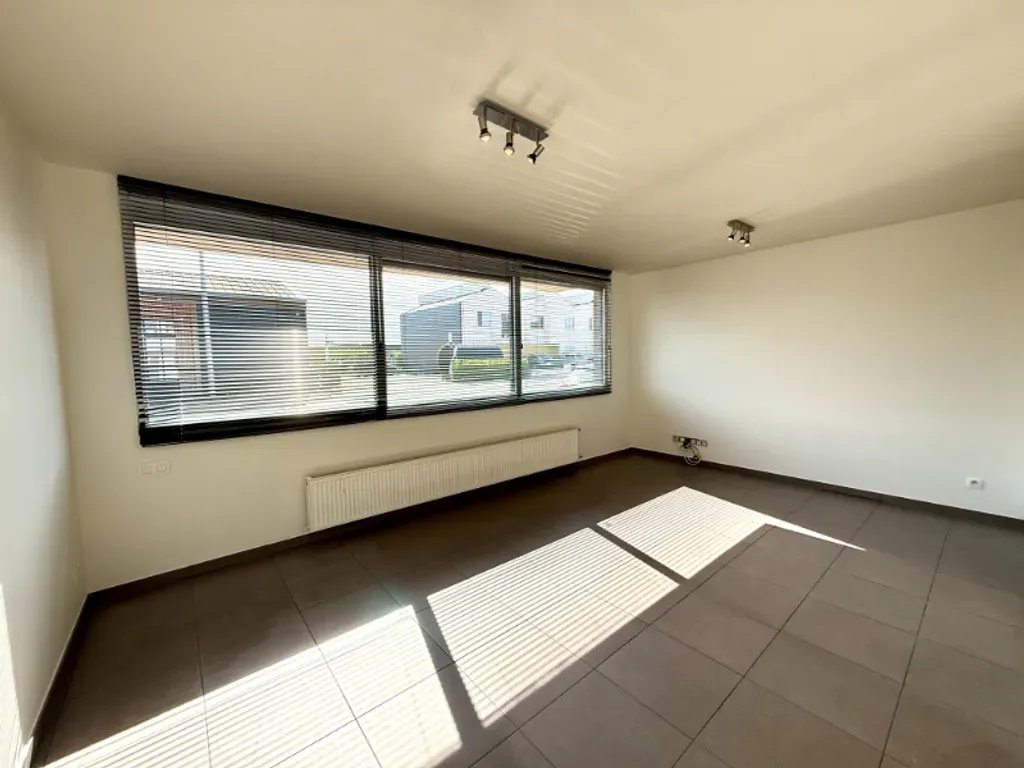 Stanze - Ground Floor Apartment with Private Parking in Deinze