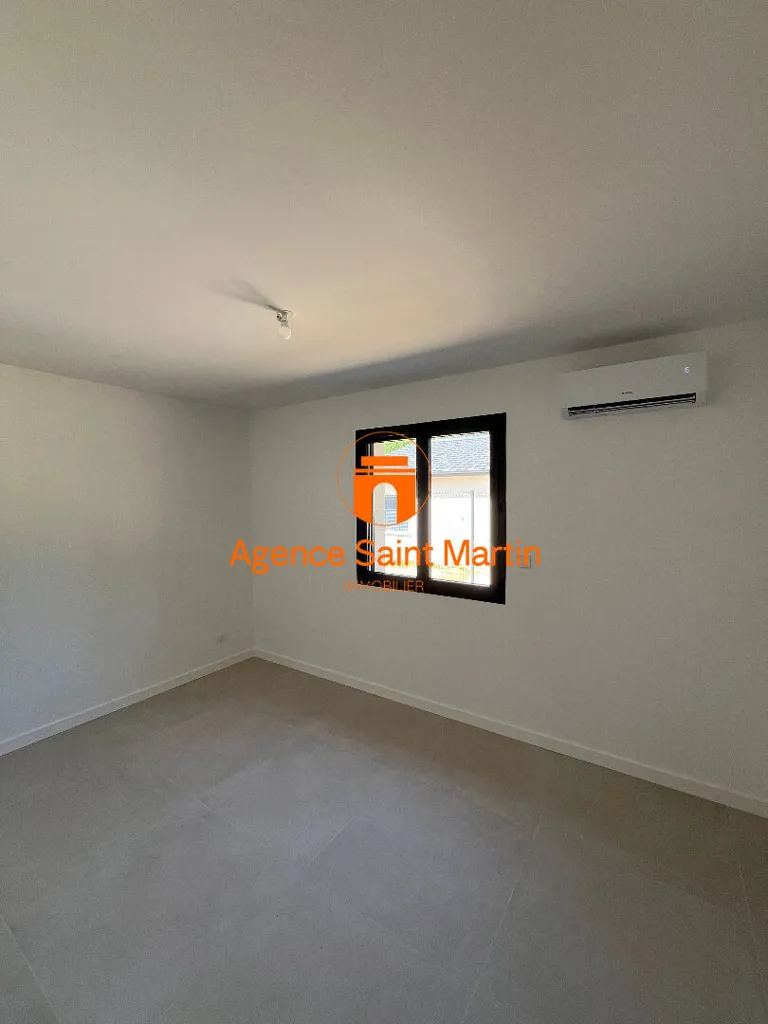 Toad - New Villa with Garden in Malataverne