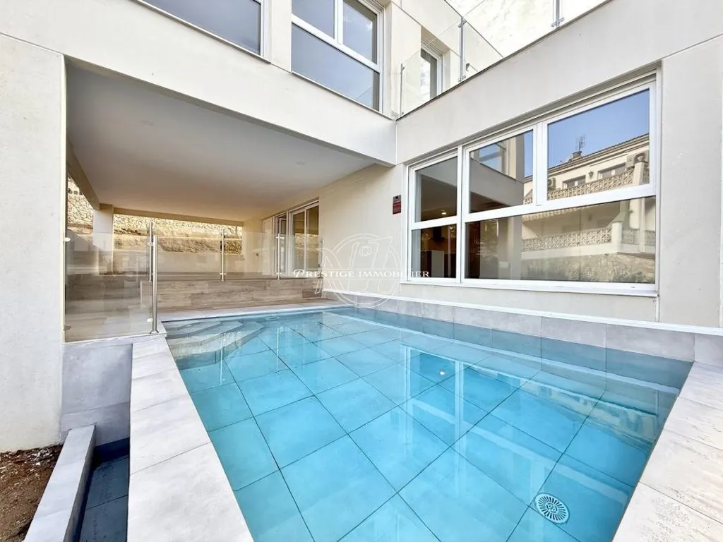 Piscine - Luxury Villa with Sea View in Llançà
