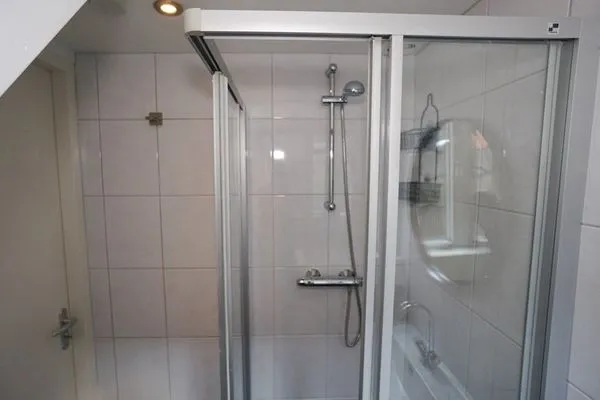 Vannitoad - Furnished Apartment with Balcony in Rotterdam