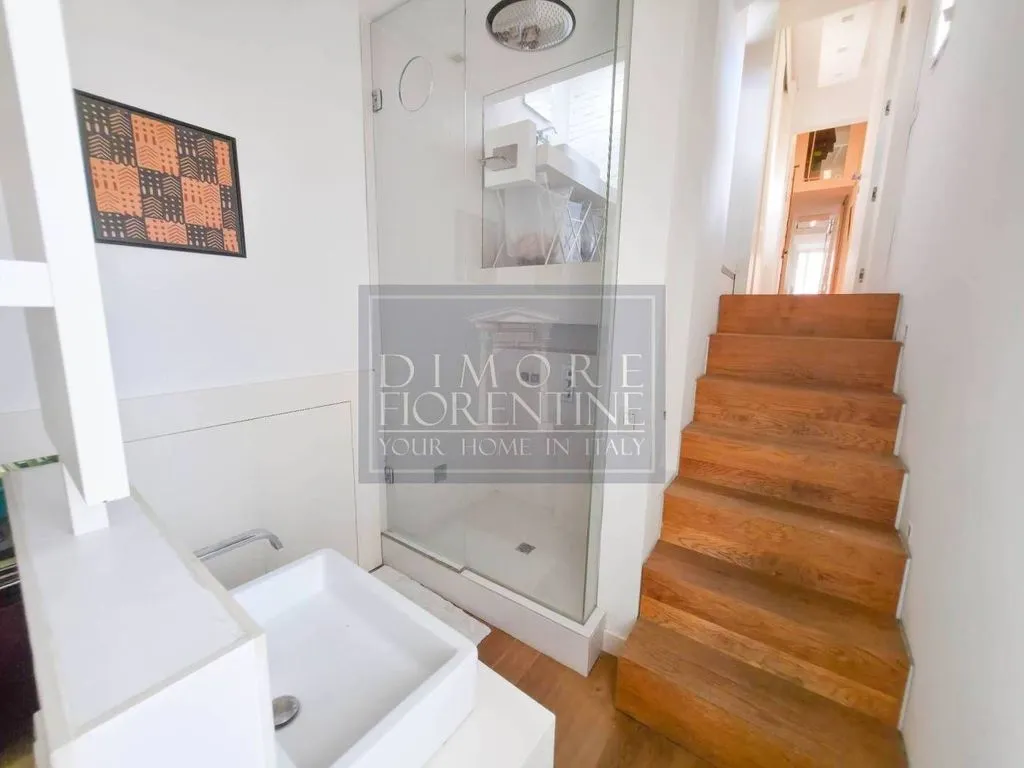 Salles de bain - Penthouse with Palazzo View in Florence