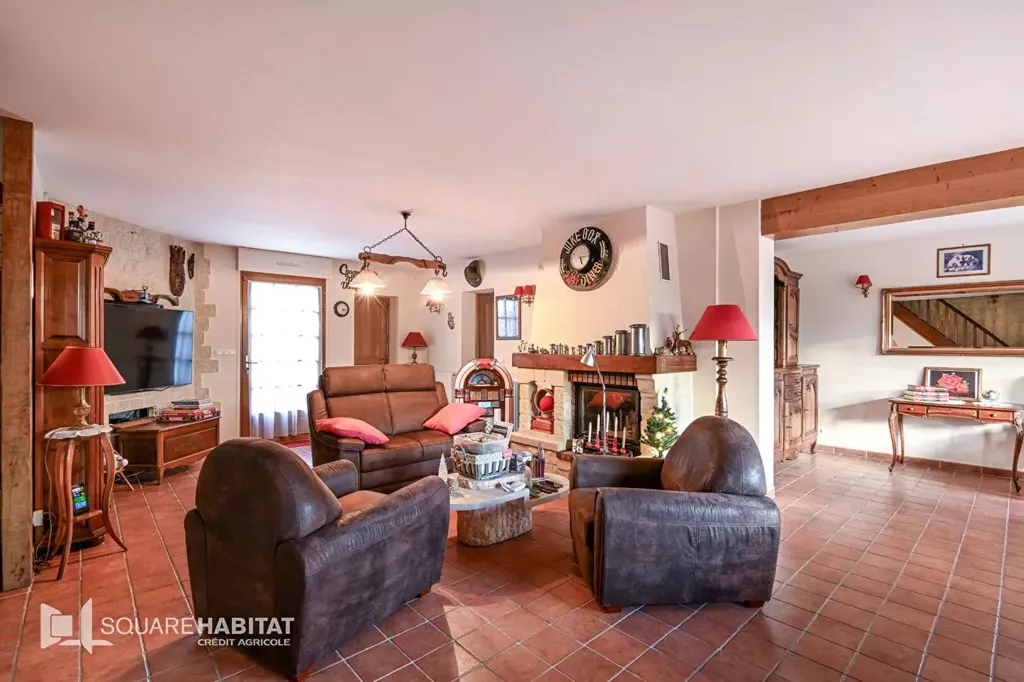 Séjour - Maison de 8 Pièces avec Jardin à Bourguebus