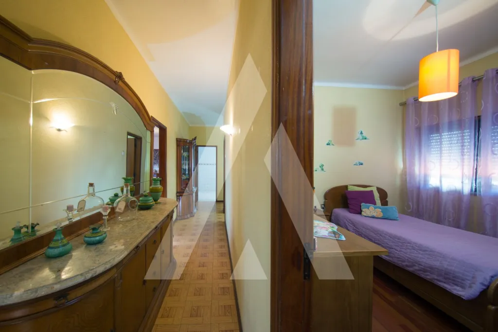 Magamistoad - House with Commercial Space in Figueiró do Campo