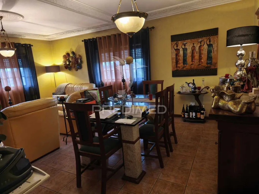 Salle à manger - Spacious T3 Apartment with Elevator in Vagos