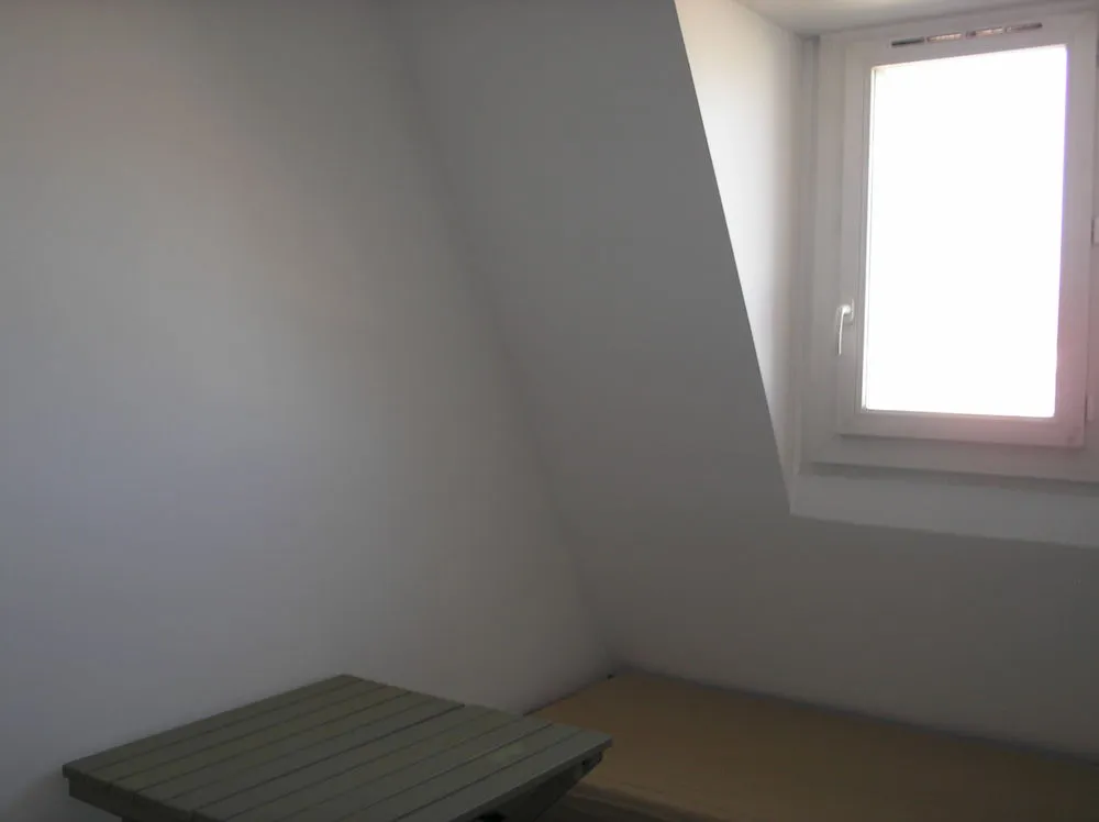 Pièces - Studio Meublé dans un Immeuble Haussmannien à Paris