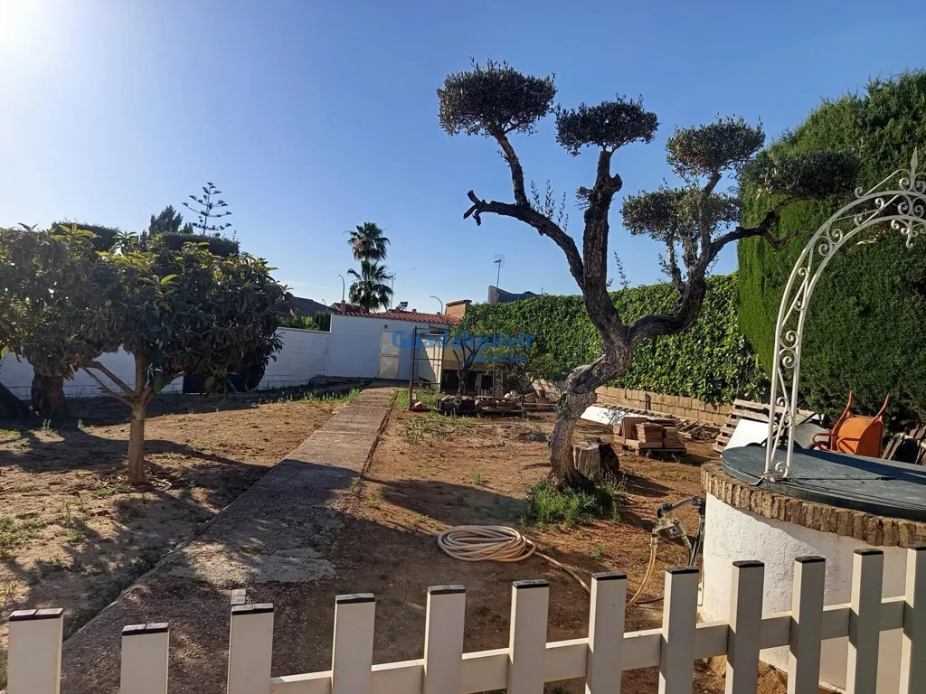 Garden - Independent Chalet with Pool in Cerros de Montequinto