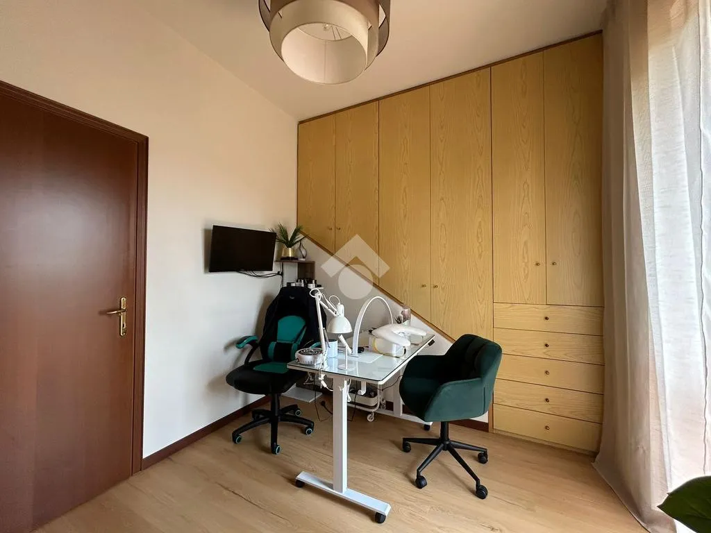 Kabinet - Semi-detached Villa with Solar Panels in Brescia