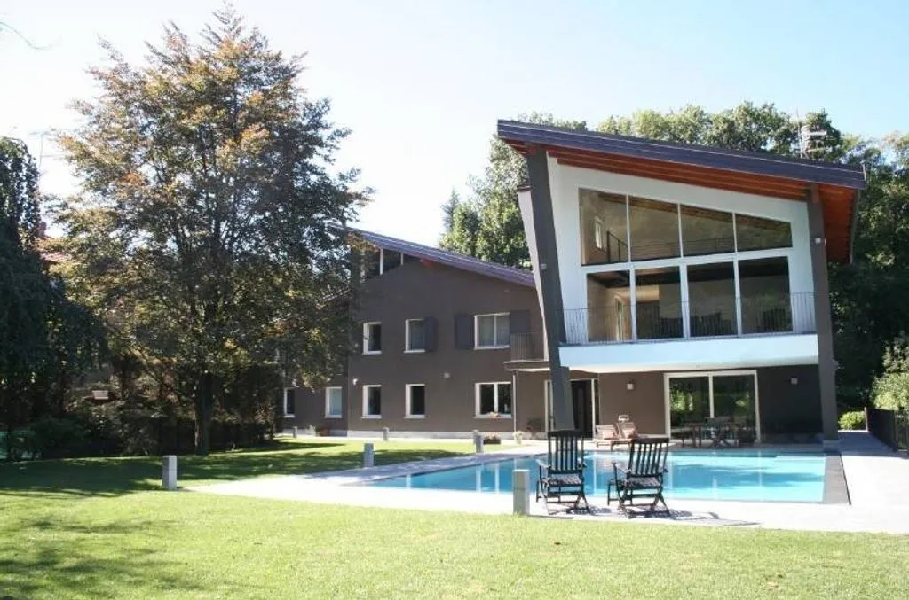 Piscine - Contemporary Villa with Pool in Cassano Magnago