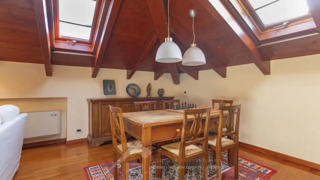 Salle à manger - Historic Villa with Central Location in Grignasco