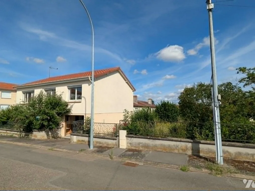 Välivaade - Detached House with Full Basement in Saint-Nicolas-de-Port