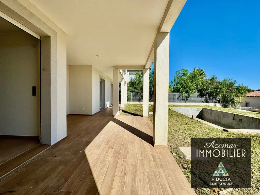 Terrasse - Villa Nouvelle avec Vue Mer à Saint-Aygulf