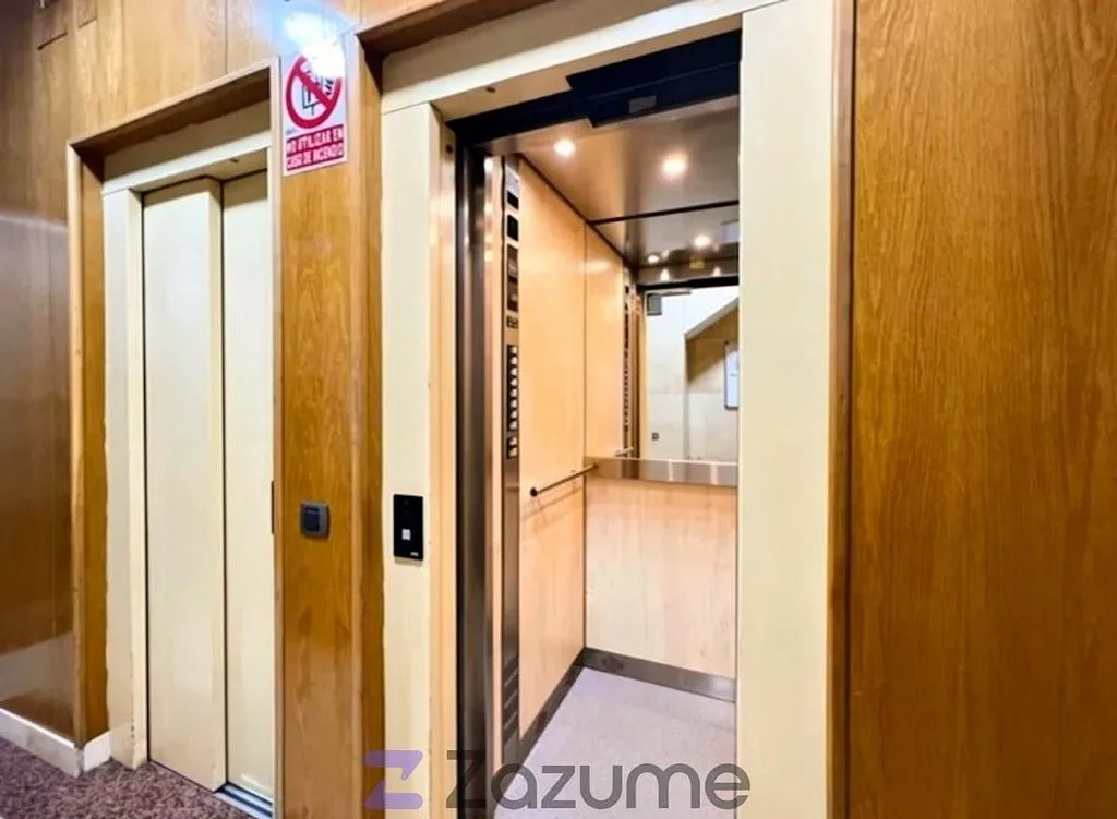 Entrée - Furnished Studio with Balcony in Gaztambide