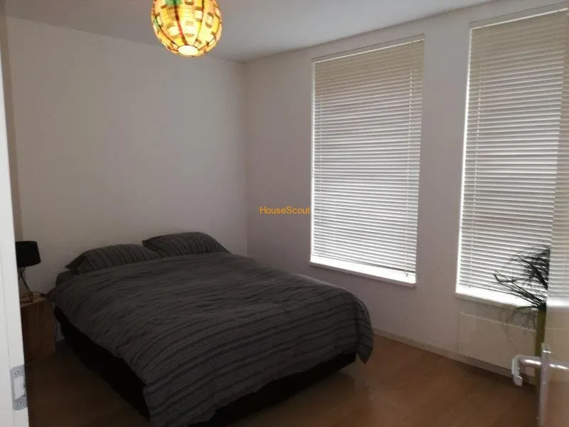 Magamistoad - Furnished Apartment with Patio in Scheveningen