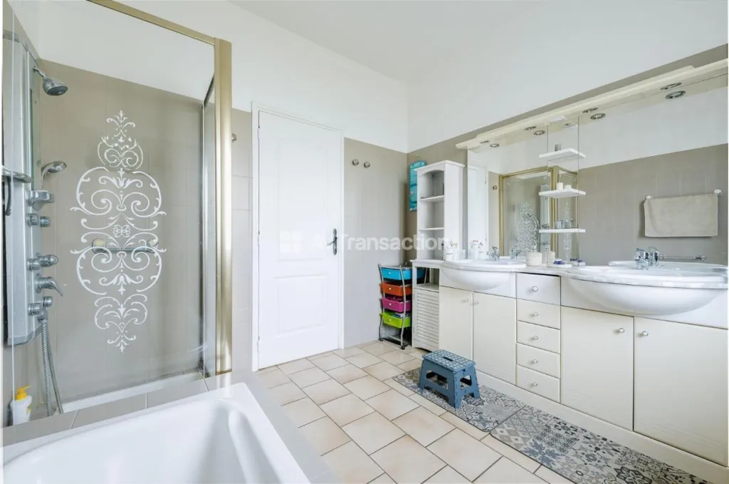 Vannitoad - Detached House with Pool in Bordeaux Area