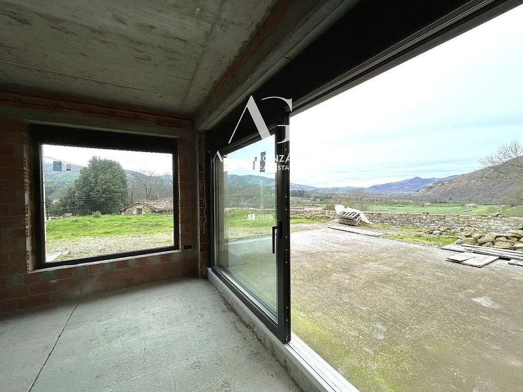 Toad - House with Valley Views in Villacarriedo