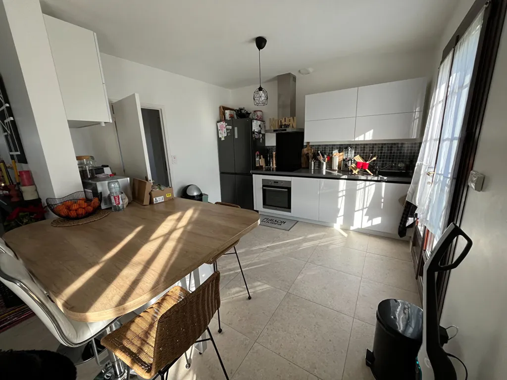 Köök - Renovated House with Garage in Marzy