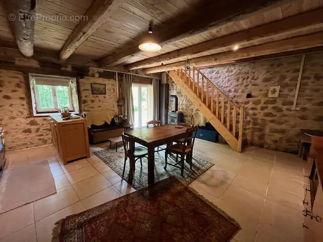 Söögituba - Rustic Stone House near Ambert